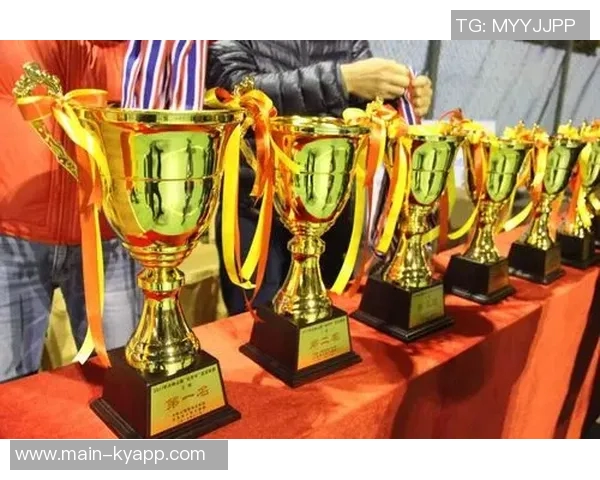 吴柳芳凭借创纪录的236万票荣获直播吧体育女神大赛冠军荣耀加身