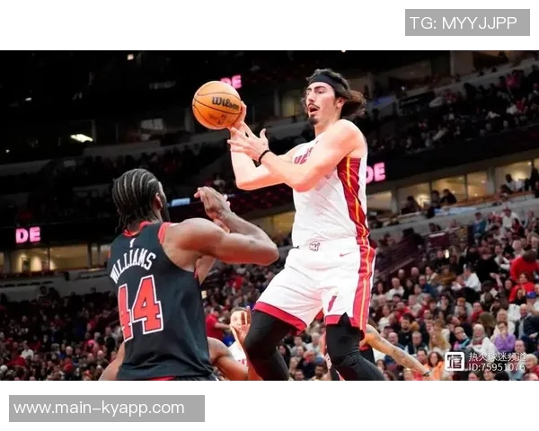 哈克斯强调下半场开局需全力进攻保持领先优势 哈克斯强调下半场开局需全力进攻保持领先优势