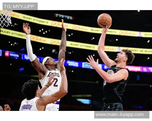 雷迪克强调防守体系的重要性每位球员需在每个回合全力以赴