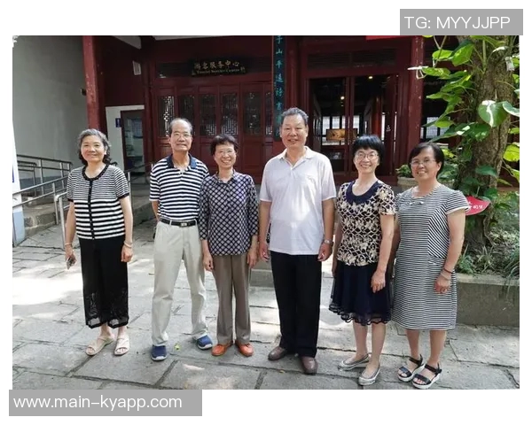 早报:岁月如歌我在这里与你重逢你是否还记得我们的曾经 早报:岁月如歌我在这里与你重逢你是否还记得我们的曾经