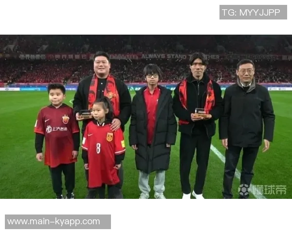 吕文君蔡慧康接班恩师徐根宝成功转型为教练展现新风貌